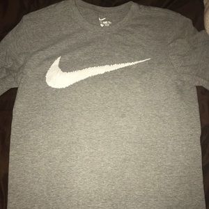 Men’s Nike shirt size Large